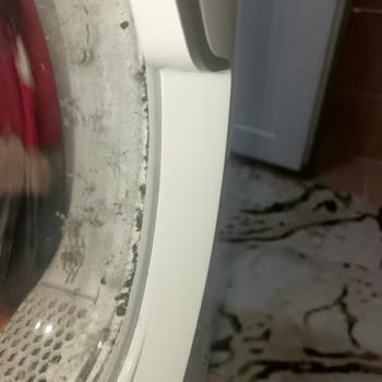 Makine Kapağında Su Ve Toz Birikmesi Sorunu Çözülemedi