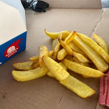 Patates Porsiyonu Hayal Kırıklığı Yarattı: Orta Boy Beklerken Çocuk Menüsü Kadar Geldi