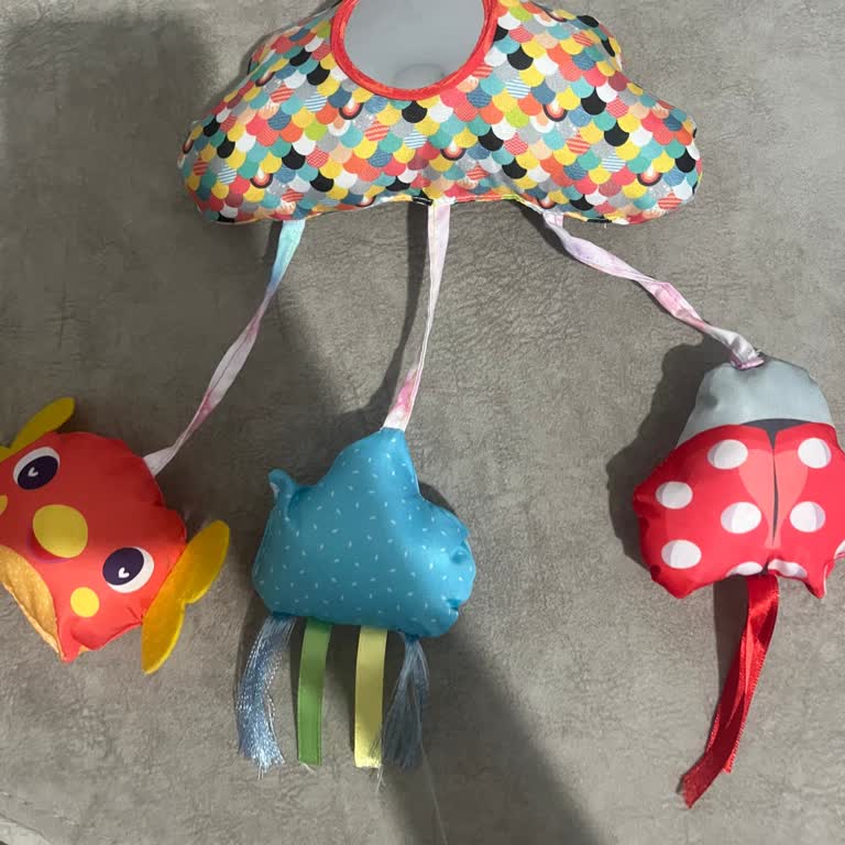 Bebek Oyuncağında Tehlikeli Kurdela İpleri