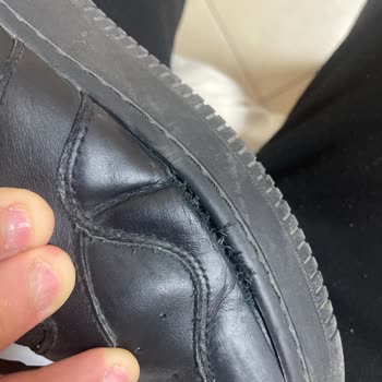 Aldığım Ayakkabı Kısa Sürede Bozuldu, Muhatap Bulamıyorum