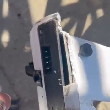 Elektrikli Bisiklet Yolda İkiye Bölündü Can Güvenliğimiz Tehlikede