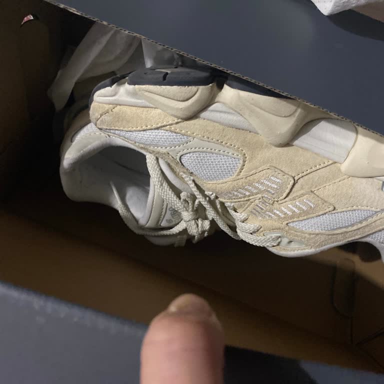 New Balance Ayakkabılarda Domuz Derisi Kullanımı Ve Bilgi Eksikliği