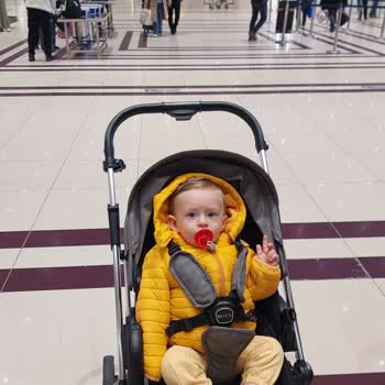 Ajet Uçuşunda Bebek Arabam Paramparça Oldu, Acil Çözüm Bekliyorum