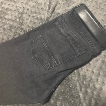 Yeni Alınan Pantolonun Rengi Yıkamada Değişti, Çözüm Bekliyorum