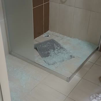 PTT Kargo İle Gelen Ürünün Camı Montaj Sırasında Kırıldı