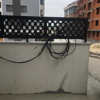 Kopan İnternet Kablosu 1 Haftadır Onarılmadı, Çözüm Bekliyorum