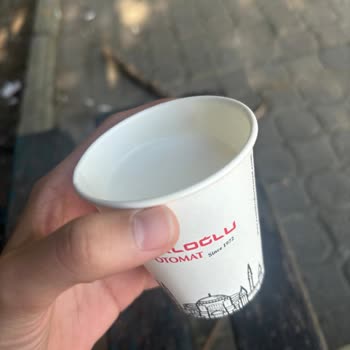 Bozuk Otomat Yüzünden Kahve Yerine Süt Satıldı, Paramı Geri İstiyorum!