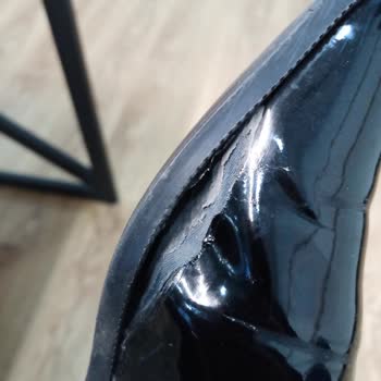 Pierre Cardin Ayakkabı Aşırı Terleme Ve Kötü Kokuya Neden Oldu