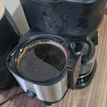 Kırık Kahve Makinesi, İlgisiz Servis: İdefix Hayal Kırıklığı