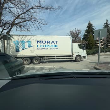 Yoğun Saatte Yolun Uzun Süre Kapalı Tutulması Ve Umursamaz Davranış