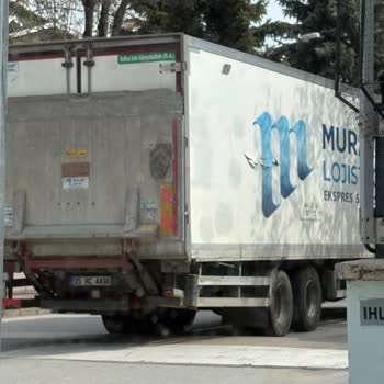 Yoğun Saatte Yolun Uzun Süre Kapalı Tutulması Ve Umursamaz Davranış