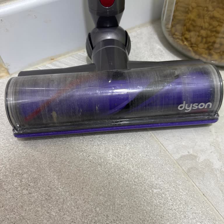 Dyson V15 Halı Başlığı Bir Yıldır Stokta Yok