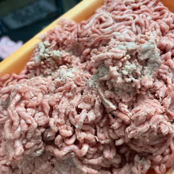 Sipariş Edilen Kıyma Küflü Ve Kararmış Geldi, Çocuklara Yedirilemez Durumda