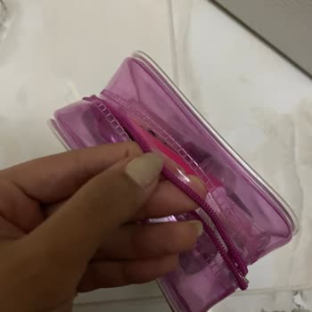 Kiko Milano Makyaj Çantası Kısa Sürede Yırtıldı, Mağduriyetim Giderilmedi