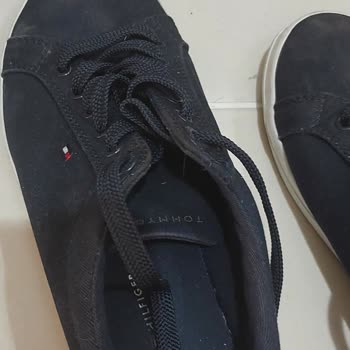 Boyner Kısa Sürede Rengi Değişen Sneaker İçin Olumsuz İnceleme Sonucu