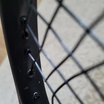 Decathlon Korupark'ta Raket Kordajı Sürekli Köşeden Kopuyor, Ücretsiz Tamir Hizmeti Sunulmuyor