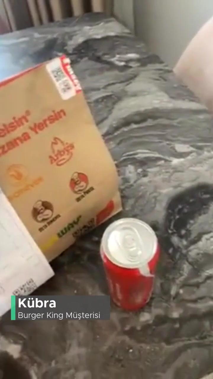 Burger King Siparişi Soğuk Ve Yanlış Gönderdi videonun kapak resmi