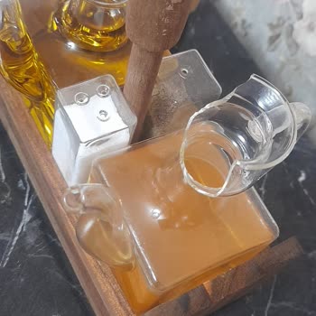I Bought a Zara Oil & Vinegar Set and the Vinegar Bottle Exploded on Its Own