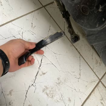 Yeni Alınan Motorun Sehpa Ayağı Kısa Sürede Kırıldı, Garanti Destek Vermiyor