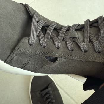 Camper Ayakkabıda Dikiş Açılması Ve Çözüm Bulamama