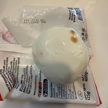Migros'tan Aldığım Mozzarella Küflü Ve Bozuk Çıktı