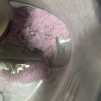 Çamaşır Makinesi Her Yıkamada Evi Tüy Ve Tuzla Dolduruyor