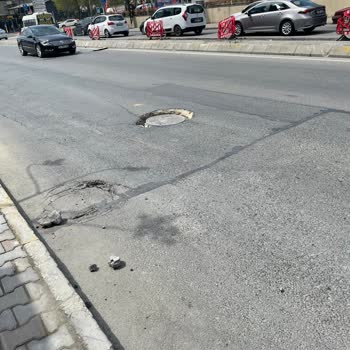 Ümraniye Belediyesi Yol Üzerinde Kapatılmayan Kapak!