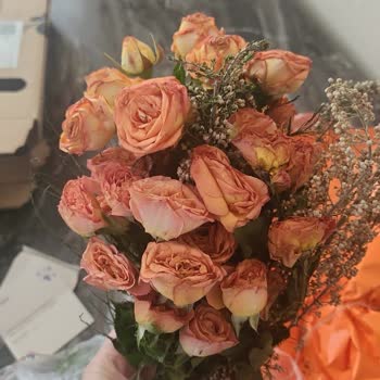 Kurumuş Ve Geç Teslim Edilen Çiçekler Mahcup Etti