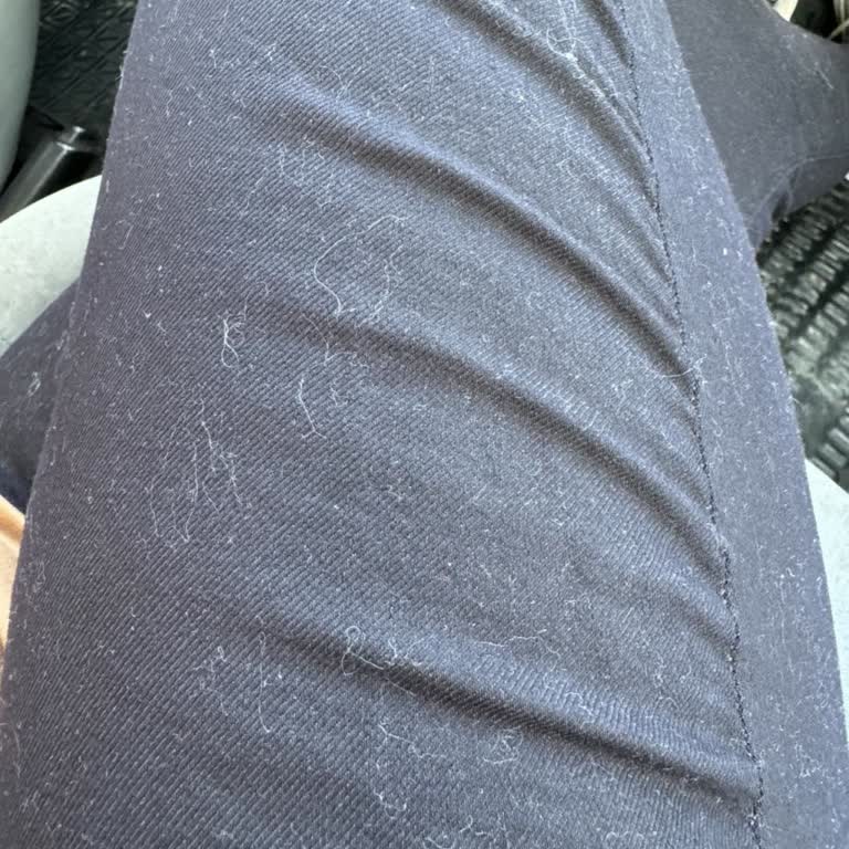 Aldığım Siyah Pantolonun Kumaşı Sürekli Tüy Topluyor