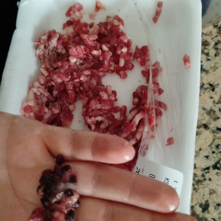 Aldığım Kıymanın Altı Bozuk Çıktı Eve Gelince Fark Ettim