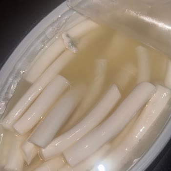 Tarihi Geçmemiş Peynirde Küf Ve Sürekli Zam Sorunu