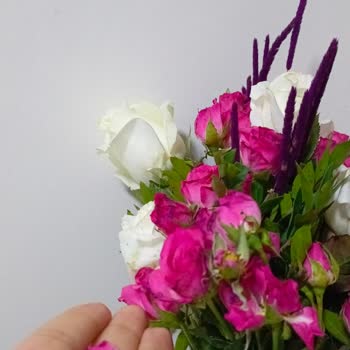 Gönderilen Çiçekler Solmuş Ve Kötü Durumdaydı