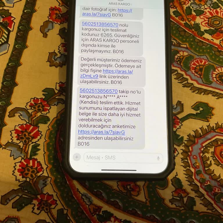 Beklenen Gökkuşağı Ağacı Yerine Kurumuş Ve Eksik Bir Dal Gönderildi