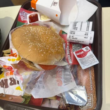 Atlaspark AVM Şubesinde Whopper Menüde Bozuk Ürünle Karşılaştım