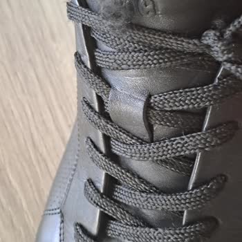 FLO'dan Alınan Ayakkabının Kalitesiz Bağcıkları Ve Yetersiz Müşteri Hizmeti