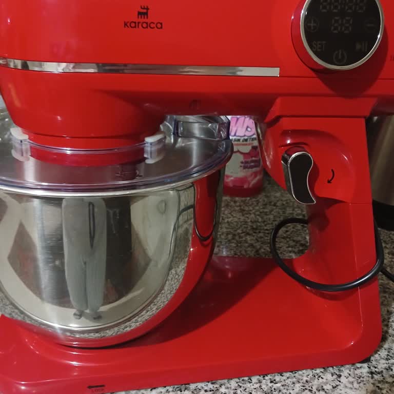 Karaca Hamur Karma Makinesi Hem Arızalı Hem Servis Desteği Yok