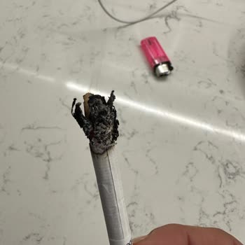 Marlboro Edge Sigaralarda Kalite Düşüklüğü Ve Odunsu Parçalar Sorunu