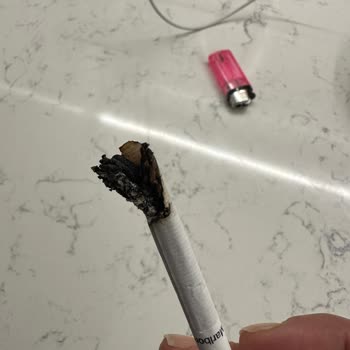 Marlboro Edge Sigaralarda Kalite Düşüklüğü Ve Odunsu Parçalar Sorunu