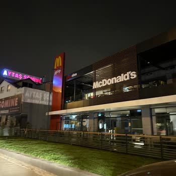 McDonalds Şubesinin Açık Görünmesine Rağmen Kapalı Olması Mağduriyet Yaşattı
