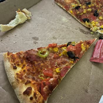 Domino's Söke Şubesi X Large Pizzada Malzeme Eksikliği Hayal Kırıklığı Yarattı