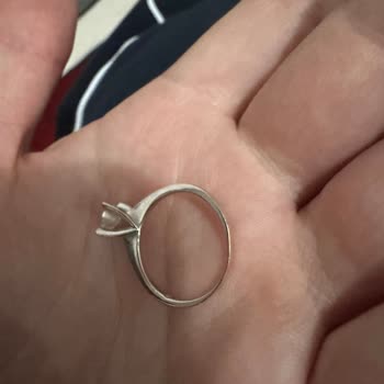 Zen Pırlanta Yüzüğümde Karat Ve Renk Sorunu, İlgisiz Hizmet