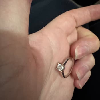 Zen Pırlanta Yüzüğümde Karat Ve Renk Sorunu, İlgisiz Hizmet