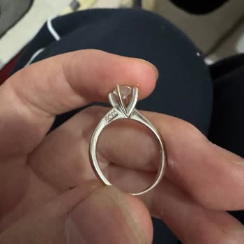 Zen Pırlanta Yüzüğümde Karat Ve Renk Sorunu, İlgisiz Hizmet