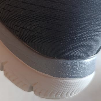 Skechers Ayakkabıda Kısa Sürede Renk Solması Sorunu