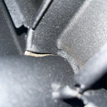 Kısa Sürede Metal Ayakta Kırık Ve Paslanma Sorunu: Ürün Düz Durmuyor