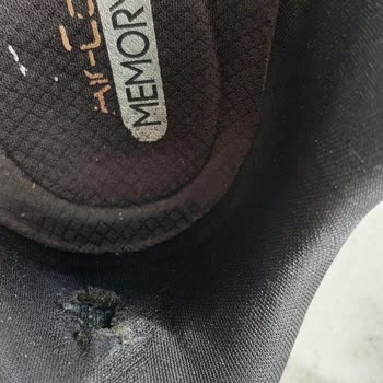 Skechers Refused to Help After My Shoes Wore Out in Just One Month of Use
