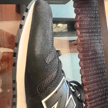 Aldığım New Balance Ayakkabılar Defolu Ve Kullanılmış Geldi, Müşteri Hizmeti Yetersiz