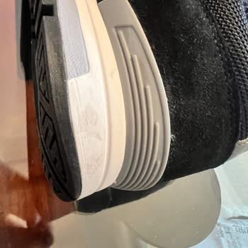 Aldığım New Balance Ayakkabılar Defolu Ve Kullanılmış Geldi, Müşteri Hizmeti Yetersiz