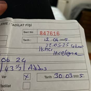 Aldığım Spor Ayakkabının Şeritleri Hızla Söküldü, Mağaza İade Kabul Etmiyor