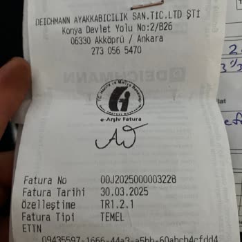 Aldığım Spor Ayakkabının Şeritleri Hızla Söküldü, Mağaza İade Kabul Etmiyor